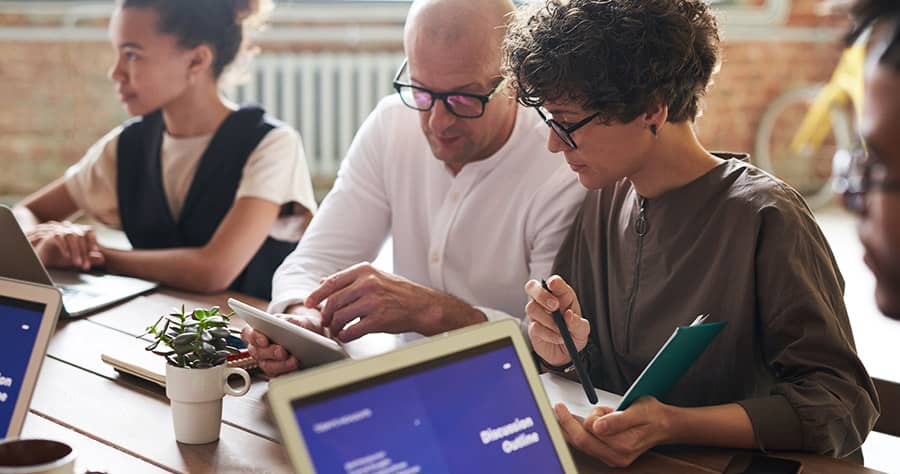 Unlocking Organizational Success: 9 Reason You Should Embrace Online Training